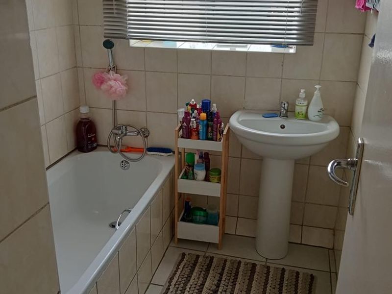 Neat property - Photo 8