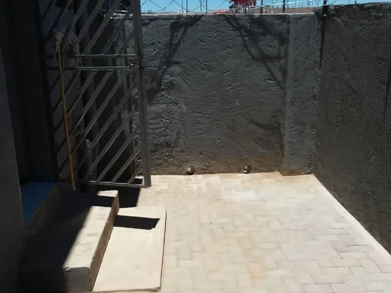 Flat for sales in Soweto- Katutura - Photo 7