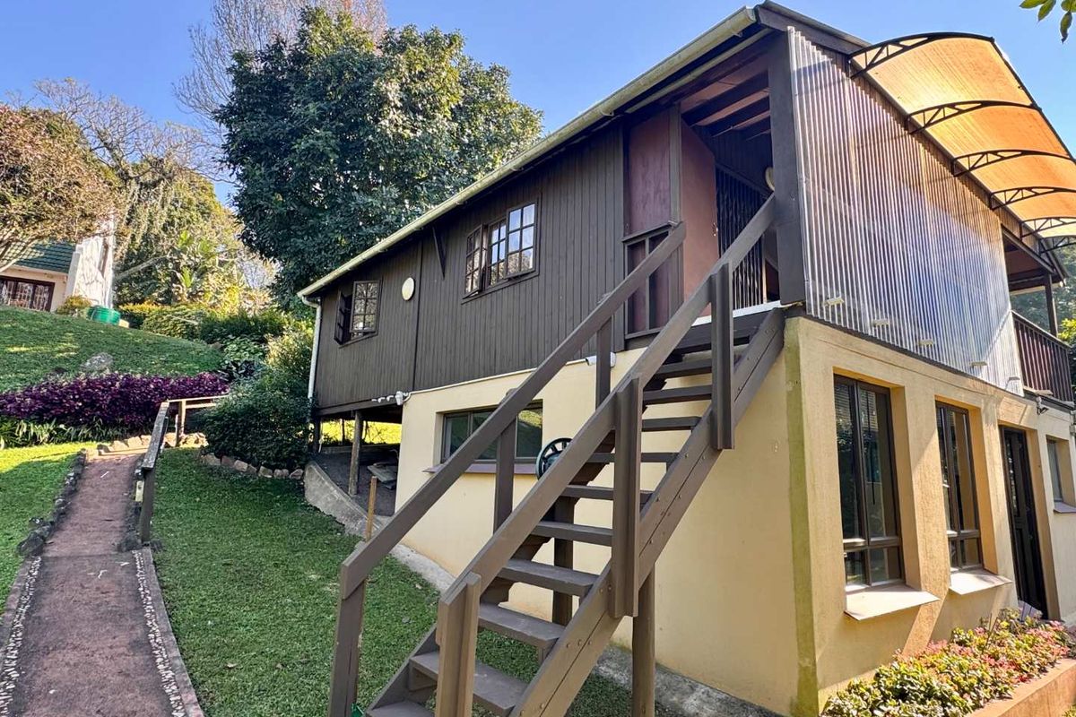 FOR RENT  |  Bothas Hill  |  3 Bedroom Garden Cabin - Photo 2