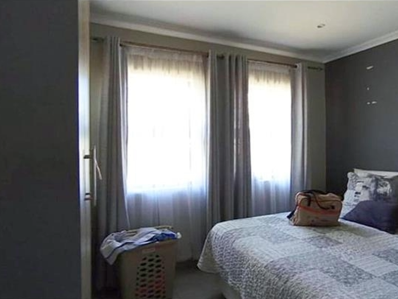 Modern Living, Maximum Security - Photo 10