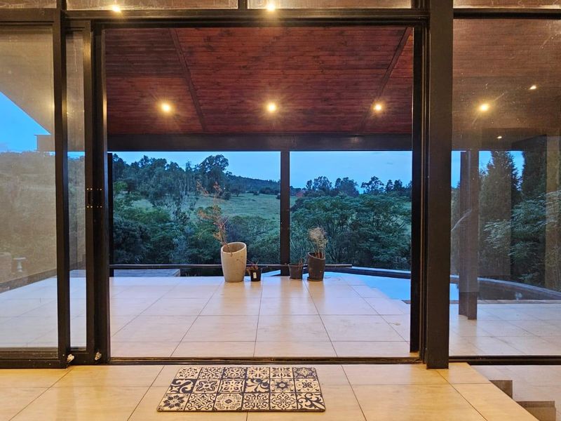 Modern 4 Bedroom home with uninterrupted views - Photo 10