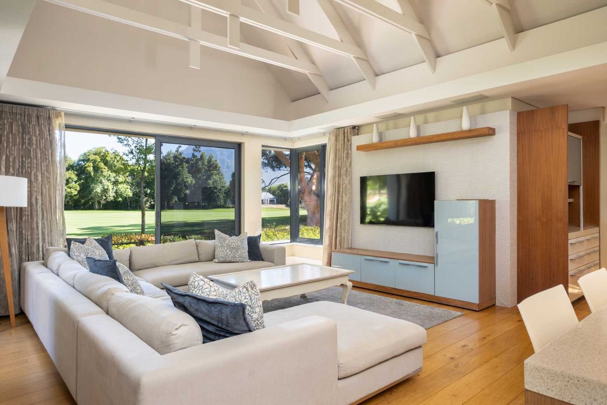 Elegant and Spacious Home on the 14th Fairway with Mountain and Pearl Valley Golf Course Views - Photo 4