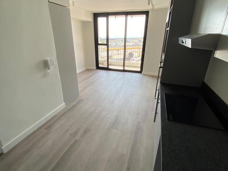 MODERN LIFESTYLE WITH EASY ACCESS TO THE CBD with VIEWS - Photo 2