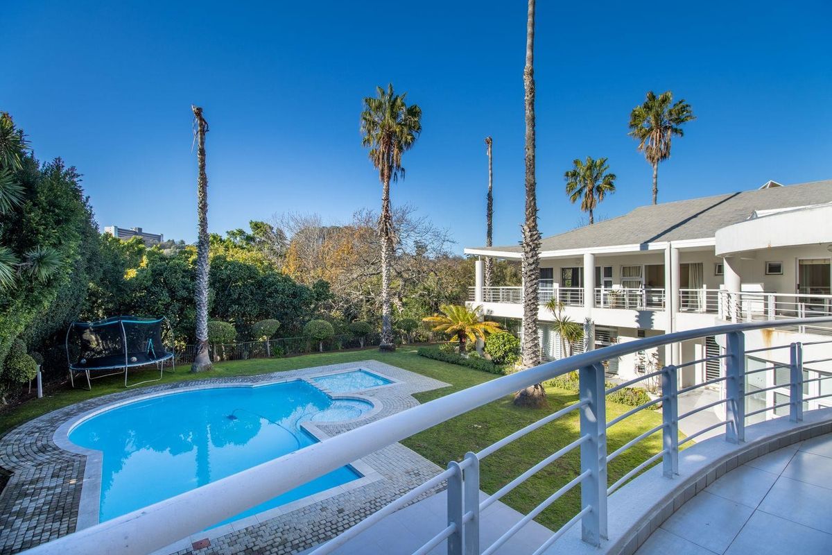 A winner with space and style – the size will surprise. - Photo 2