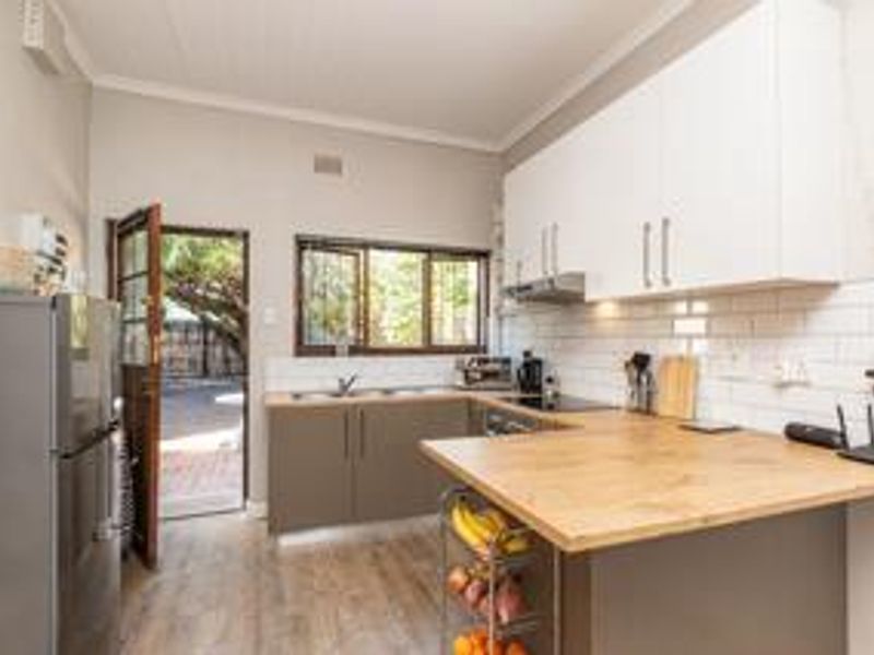 Charming 1-Bed Cottage in the Heart of Muizenberg - Photo 2