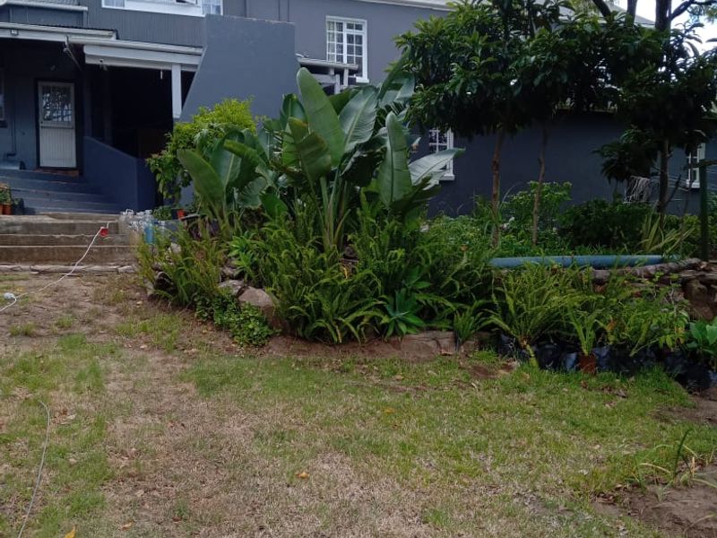 CHARM AND CHARACTER - Photo 5