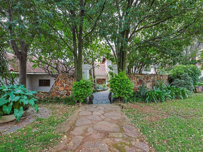 Elegant Country Living on Expansive Zwavelpoort AH Grounds - Photo 9