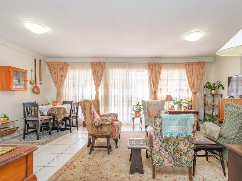 3 Bedroom in Protea Retirement Village. A Wonderful Place to live. - Photo 2