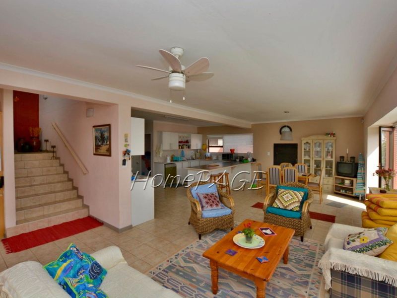 Ext 10, Henties Bay:  Airy Corner Home with LOTS OF LIGHT is for sale - Photo 6