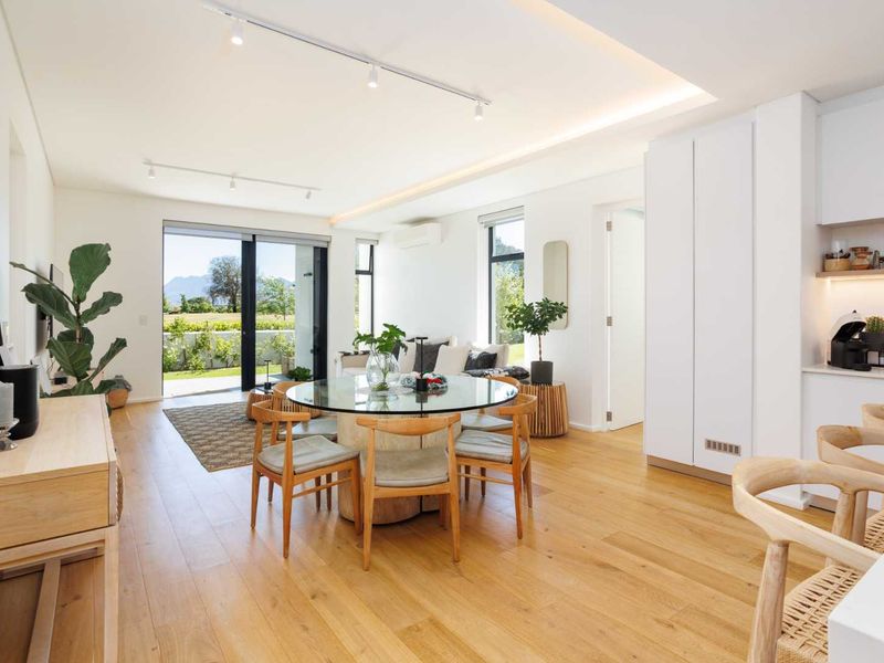 Furnished North-Facing Luxurious Polo Village Apartment on Val de Vie Estate - Photo 6