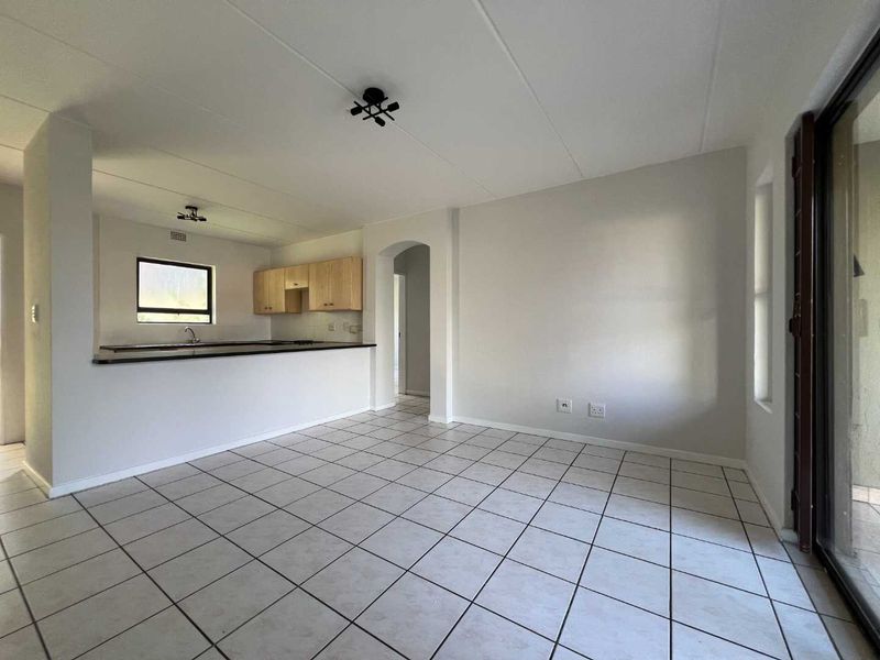 Spacious Modern Living With Peace Of Mind. - Photo 2