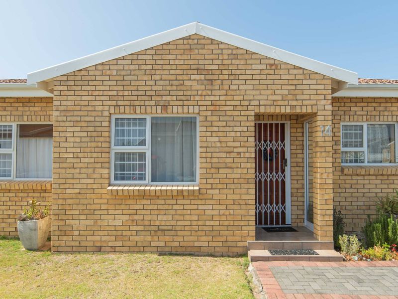 Charming and Low Maintenance - Photo 2