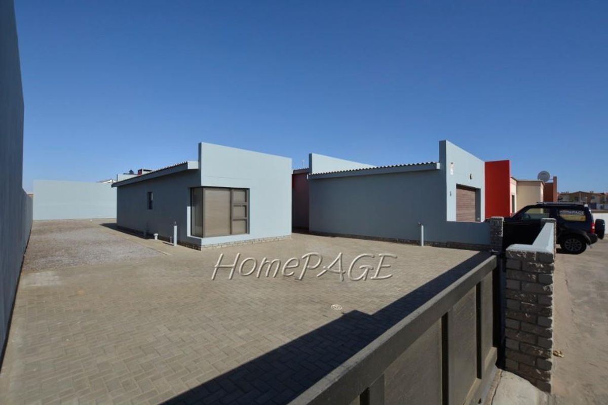 Fairway Estates, Walvis Bay, 3 Bedroom house in a quiet Cul de Sac for sale - Photo 2