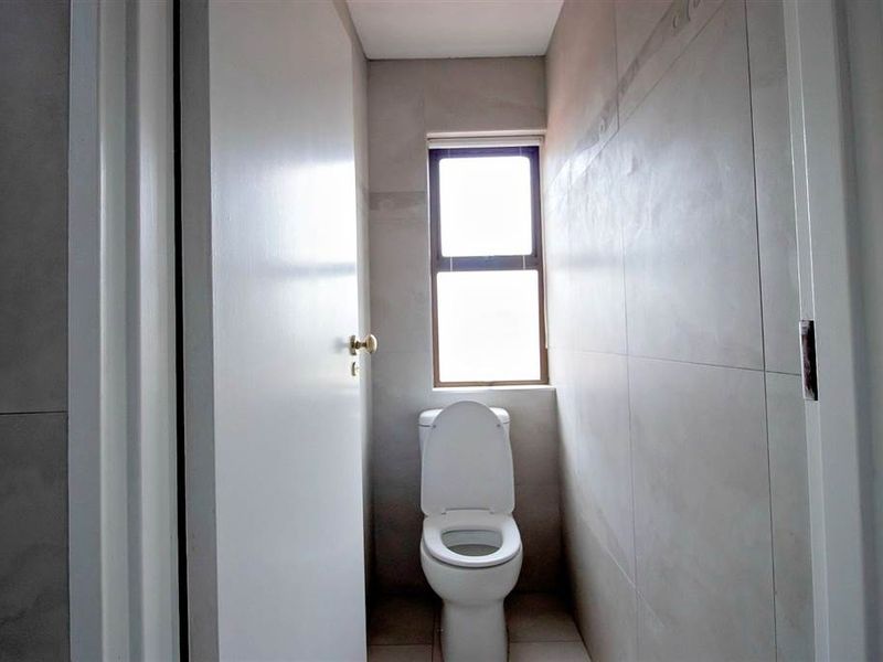 FURNISHED SPACIOUS HOME - Photo 8
