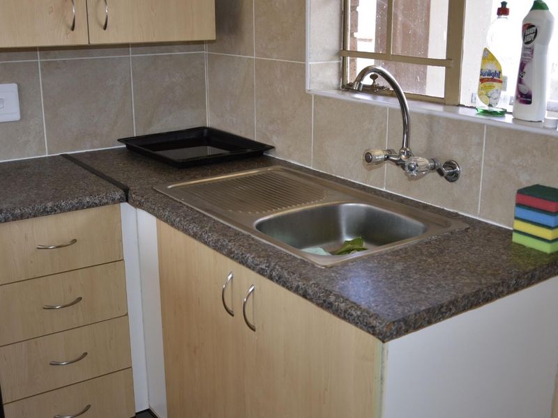 One bedroom apartment with balcony - Photo 6