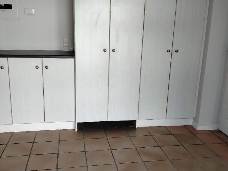 Bachelor flat - Photo 5