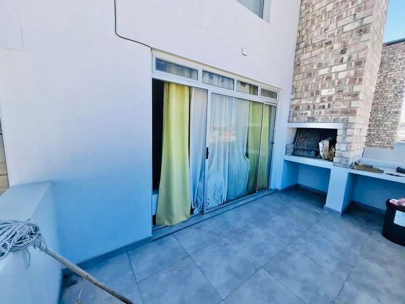 Under Contract - Photo 6