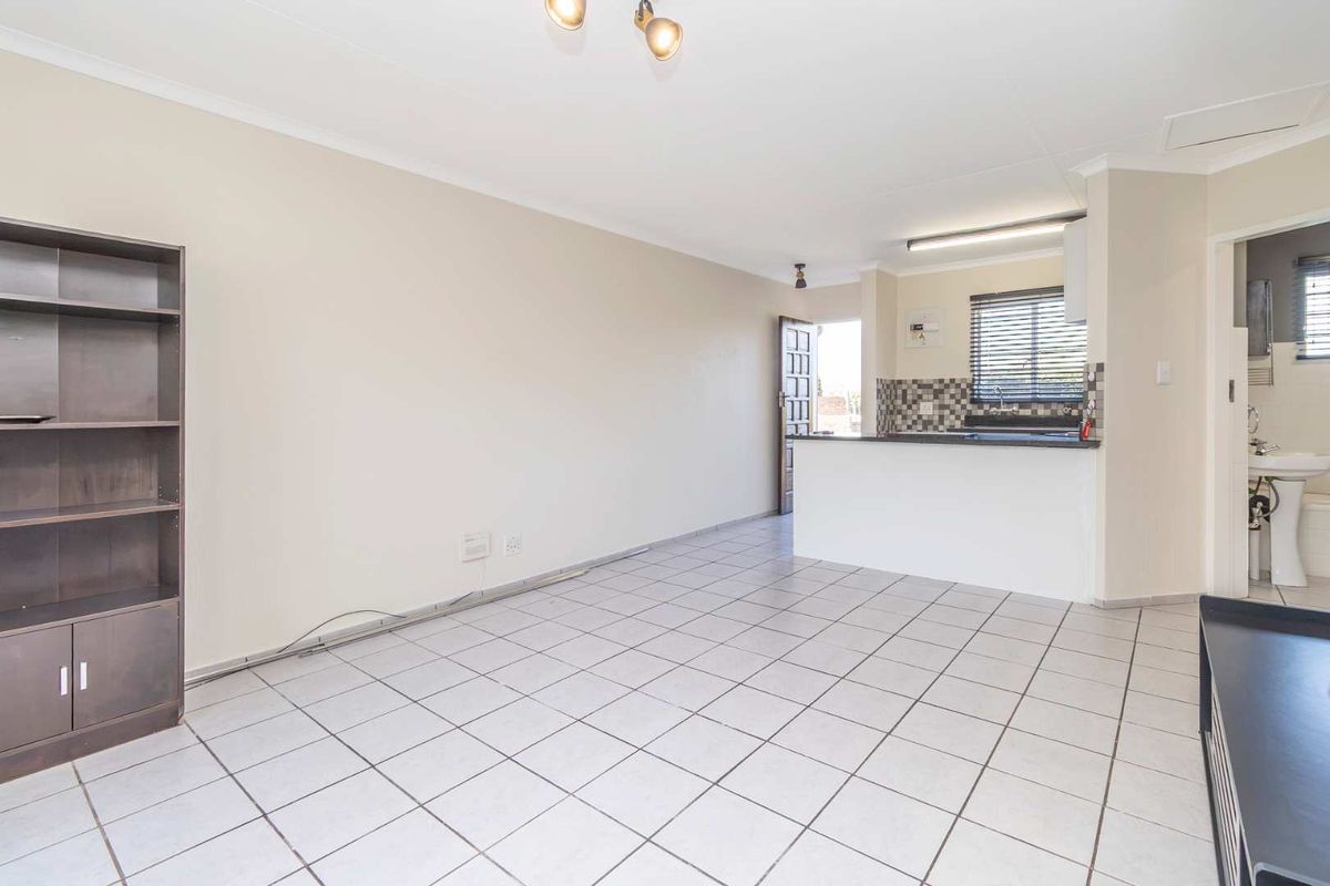 Spacious 1 Bedroom Townhouse with Expansive Private Garden | Sunrock Village Gem - Photo 3