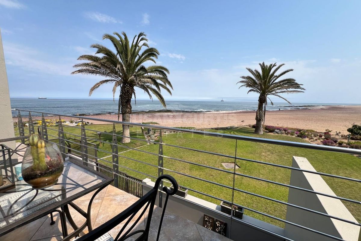 BEACHFRONT TOWNHOUSE - Photo 4