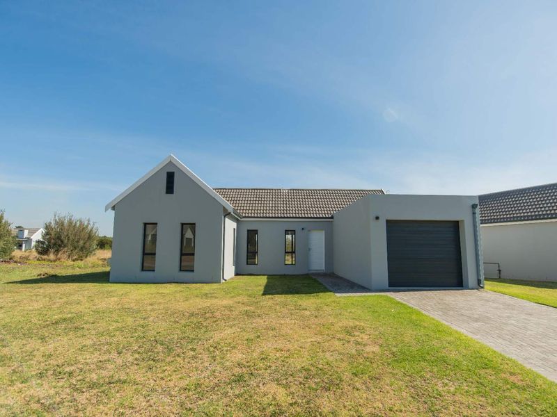 Wedgewood Golf Estate Living: Golf, Nature & Work-from-Home Comfort! - Photo 8