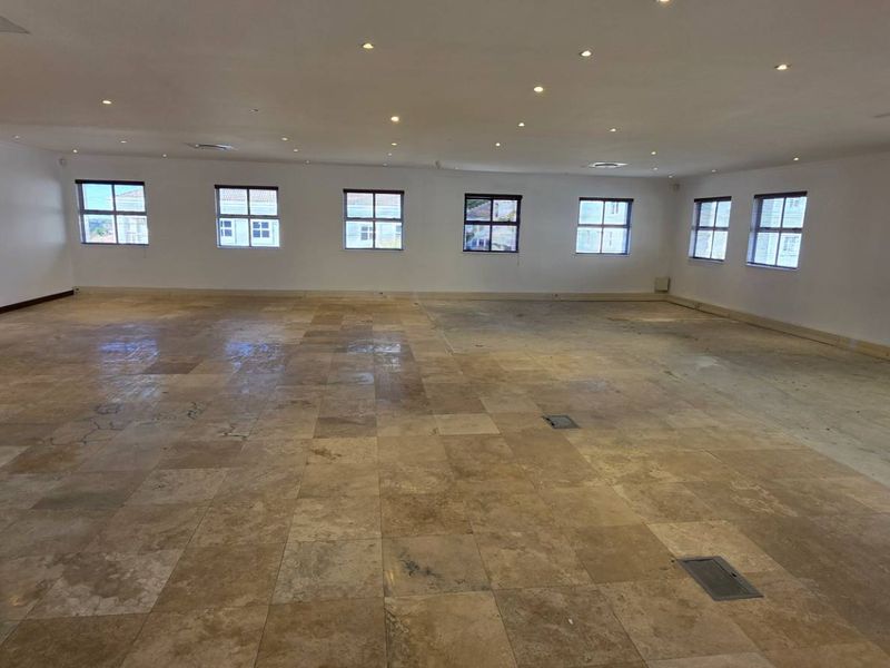 Recently Whiteboxed First Floor Office in Westlake - Photo 4