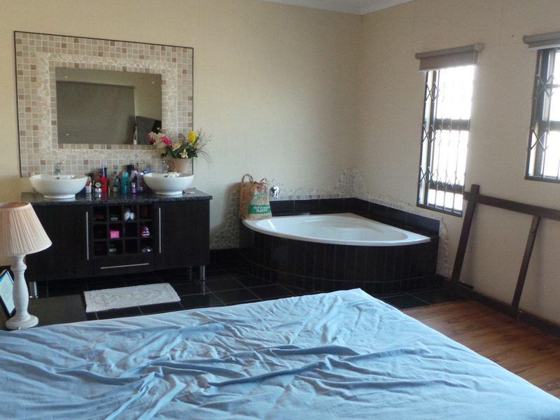 Perfect for the extended family or to earn an extra income. - Photo 8