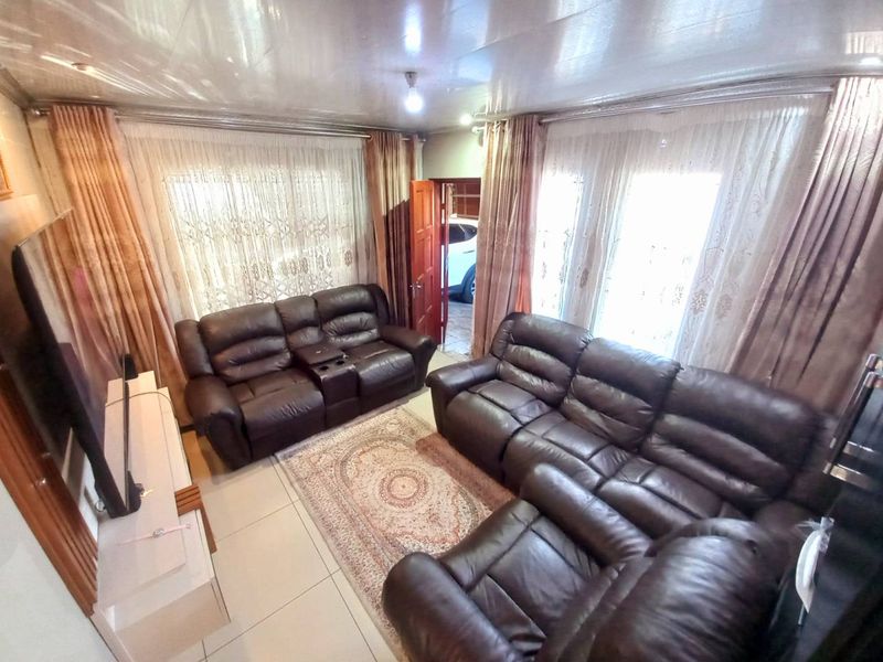 Three bedrooms house for sale in Elandspoort - Photo 10