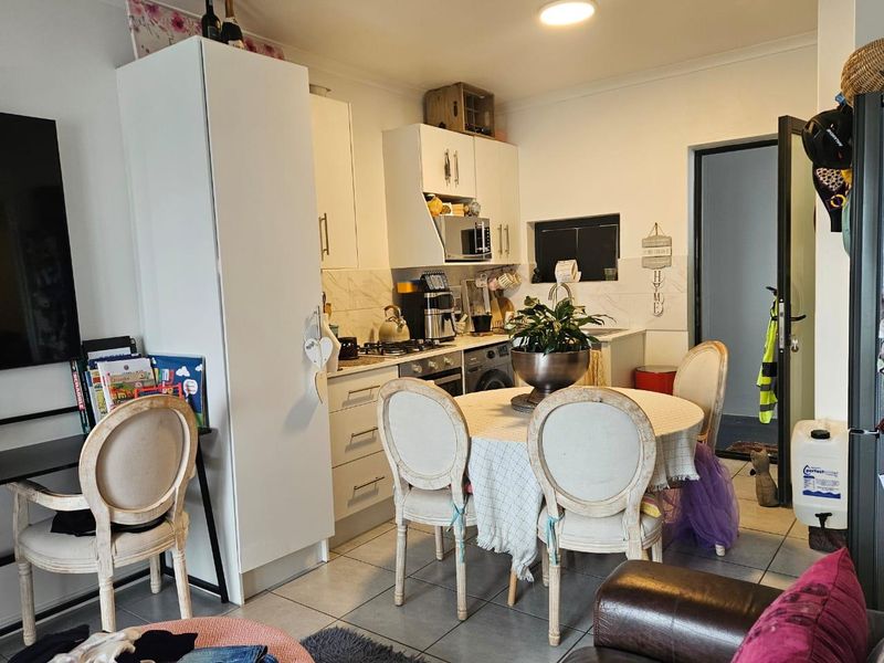 2 Bed 1 Bath Unfurnished First Floor Endevour Mariners Village 1/9 - Photo 1