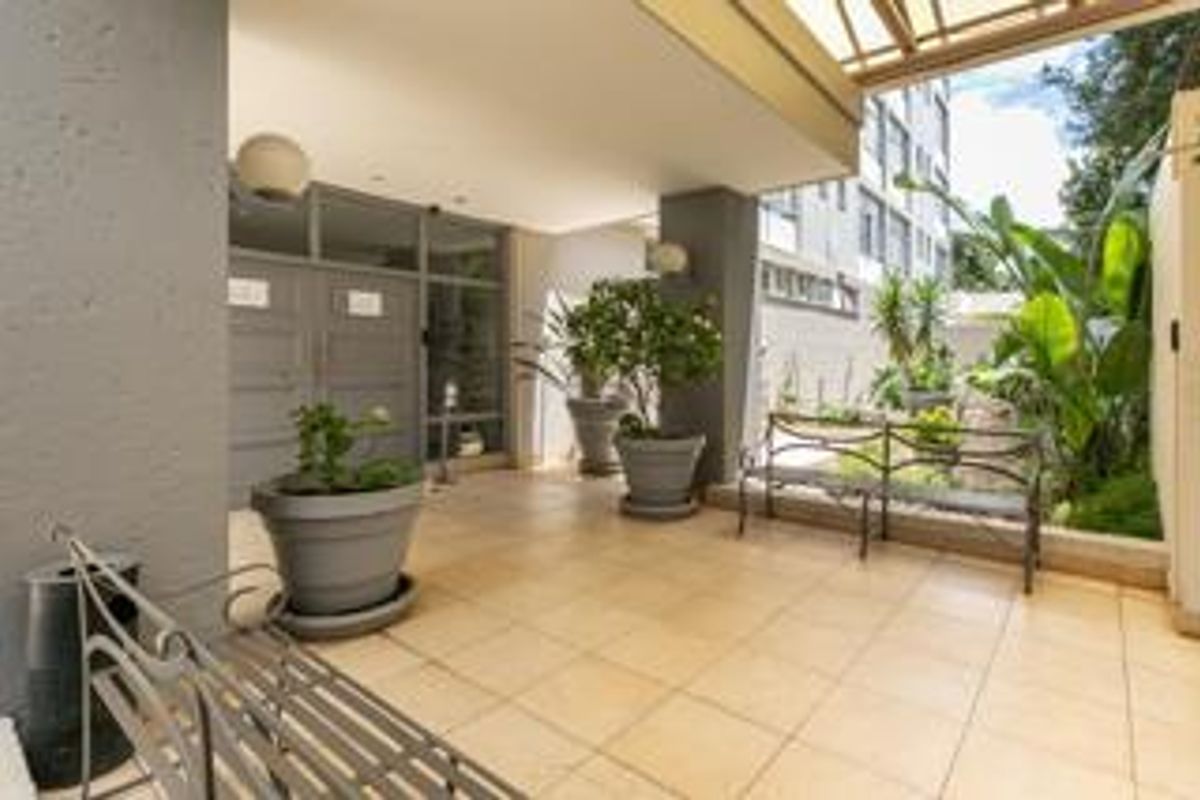 Furnished BACHELOR - Photo 4