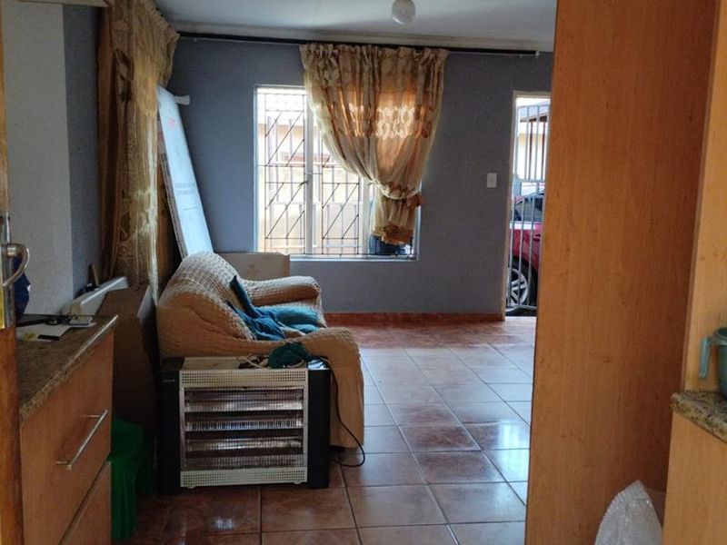 Spacious 2 Bedroom House for Rent in Gem 1 - Photo 3