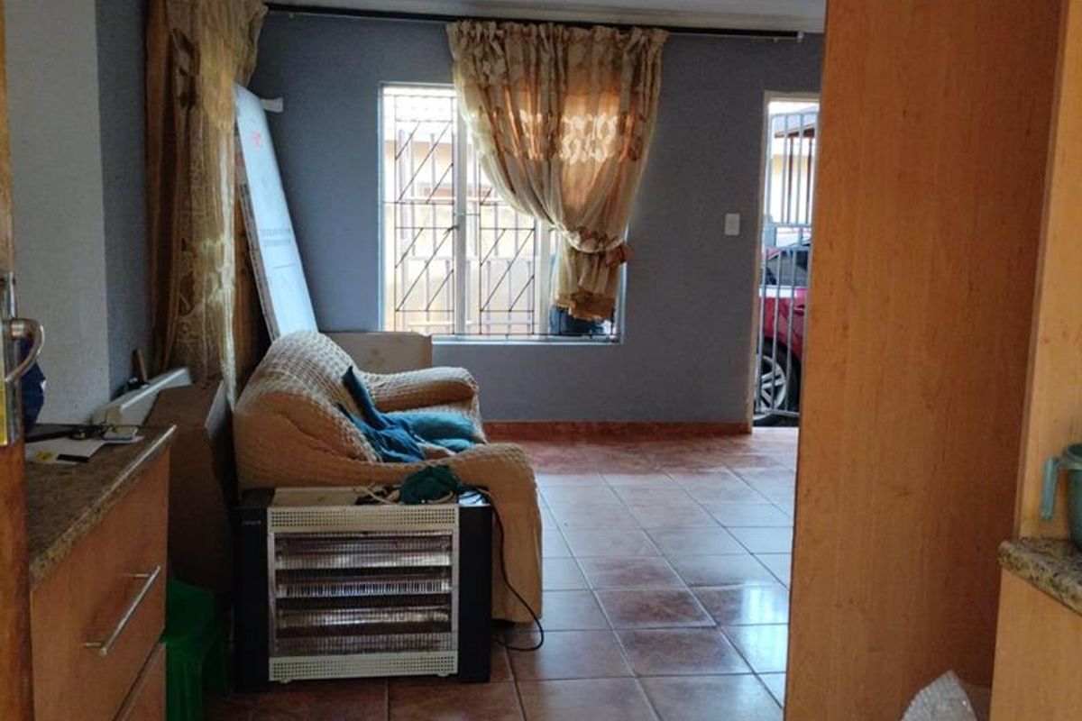 Spacious 2 Bedroom House for Rent in Gem 1 - Photo 3