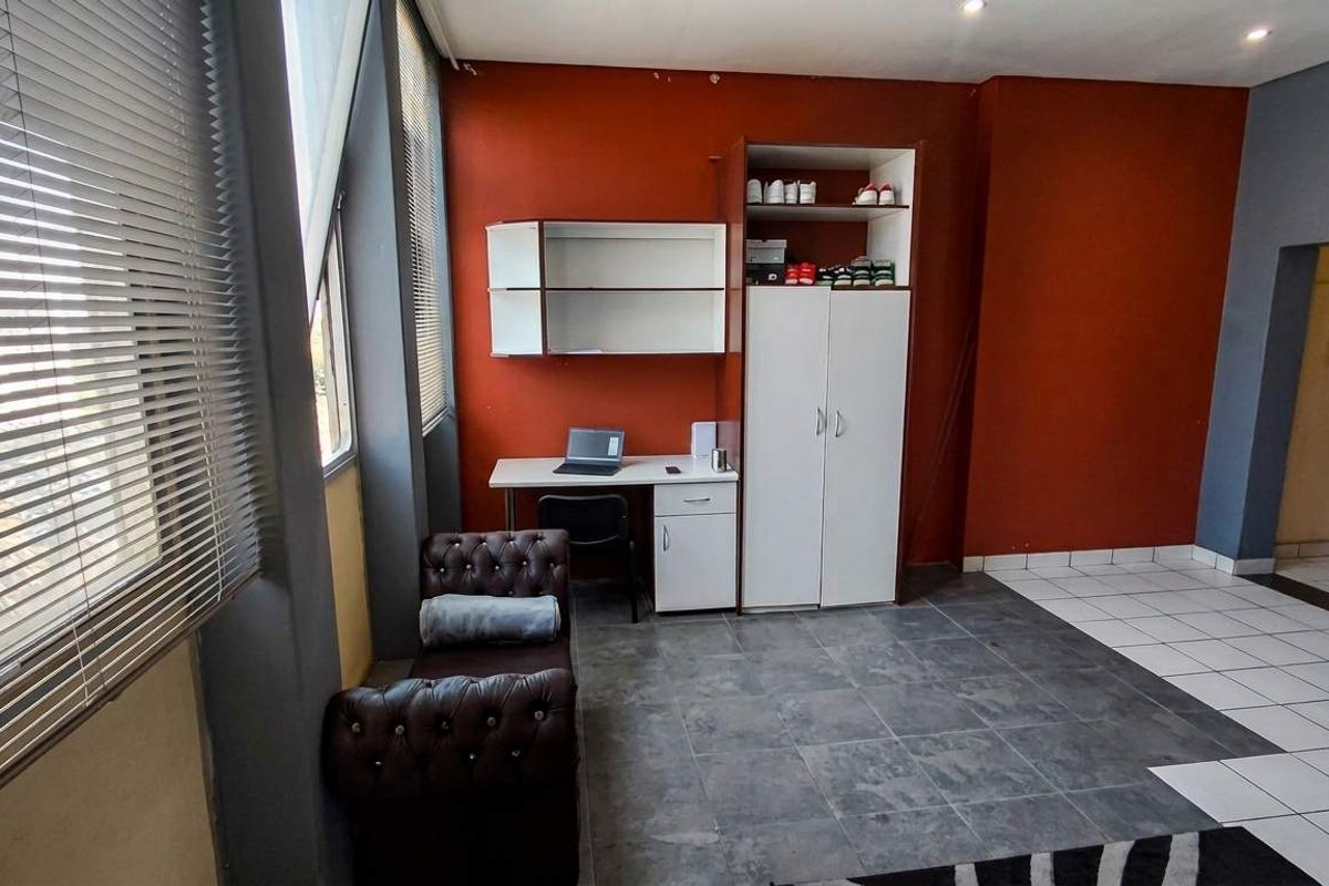 Exceptional Investment Opportunity – Prime Student Accommodation in the Heart of Braamfontein - Photo 5