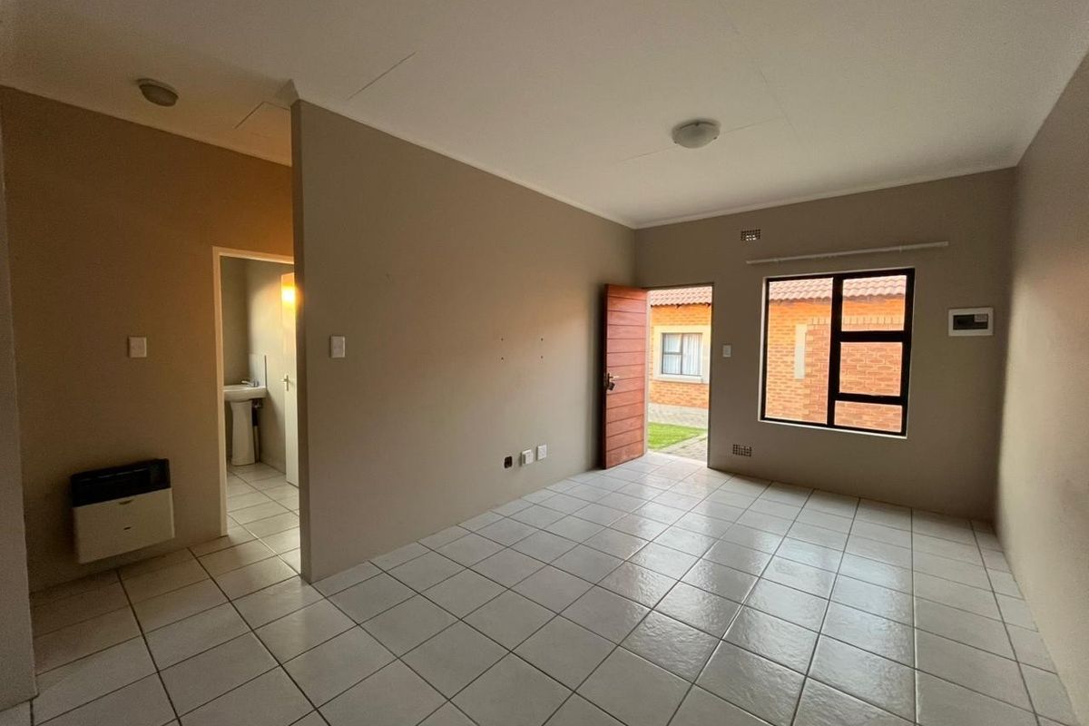 Townhouse For Sale in Trichardt, Secunda - Photo 5