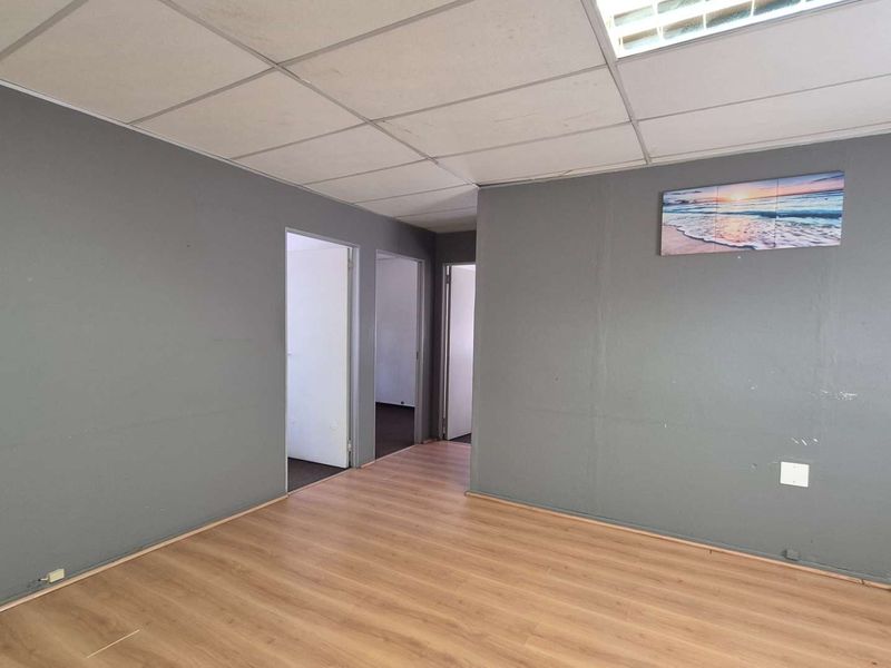 Northgate Office Park - 2 Offices avaialble  - Deal of the Year! - Photo 3