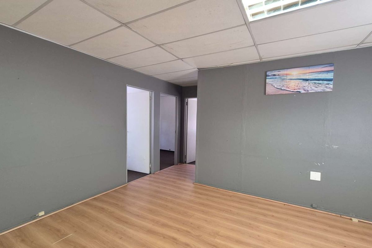 Northgate Office Park - 2 Offices avaialble  - Deal of the Year! - Photo 3