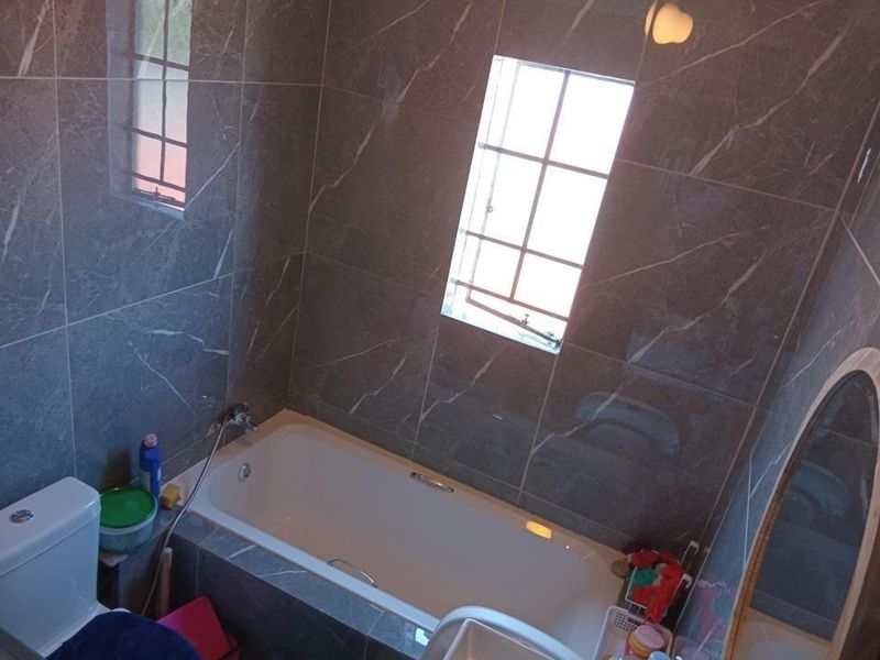 Two Bedroom 1st Floor Apartment - Photo 10