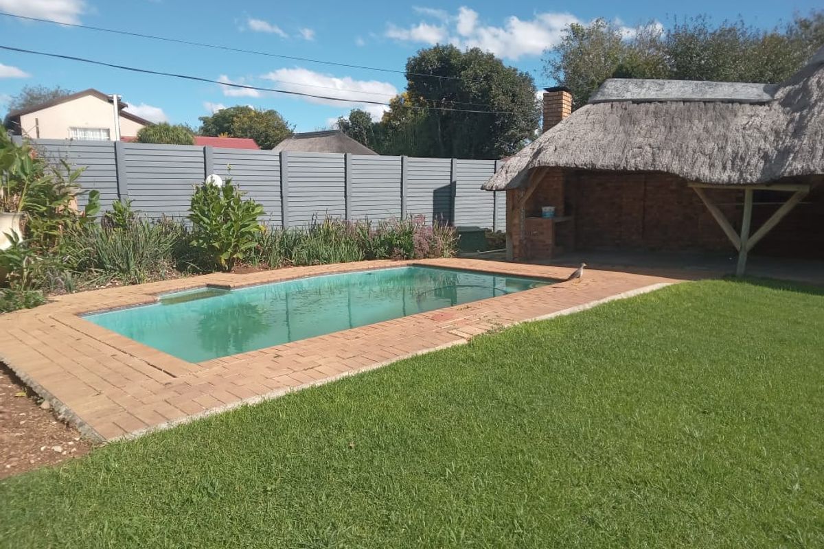 Kempton Park: 3-Bed Home with Solar / Prepaid & Separate Flatlet - Photo 2