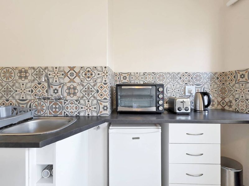 Studio Apartment for sale in Kloof Street - Photo 10