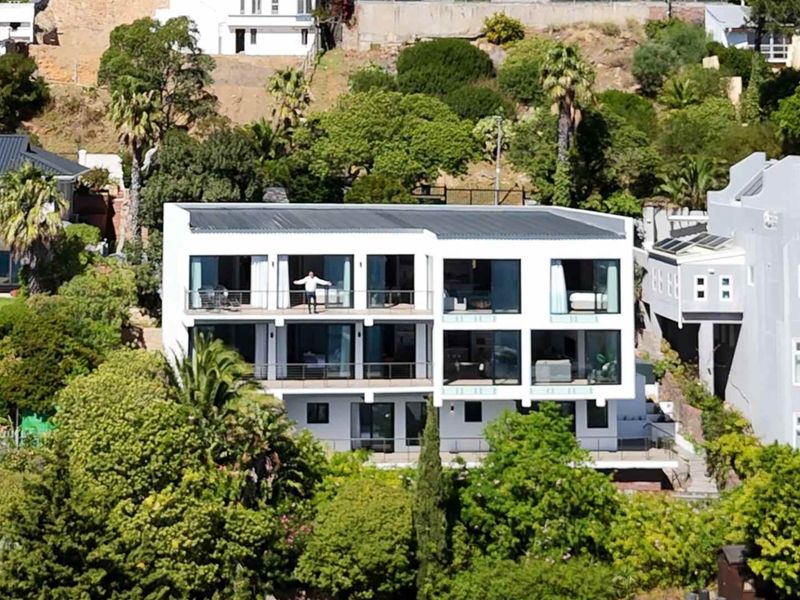 Contemporary Coastal Living with exquisite sea views in Camps Bay - Photo 2