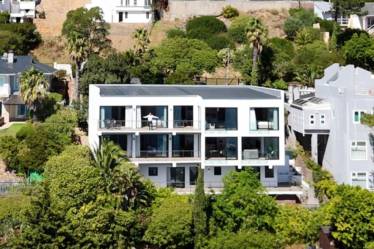 Contemporary Coastal Living with exquisite sea views in Camps Bay - Photo 2