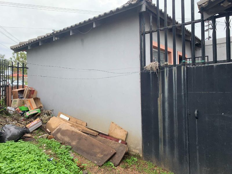 Rental investment property for sale in South Hills Johannesburg - Photo 9