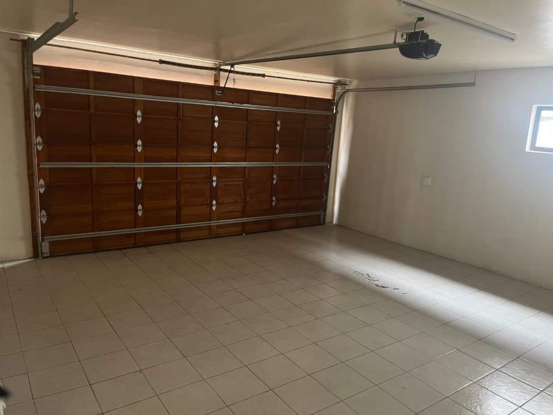 Luxury 5 Bedroom Modern Home for Sale in Bedfordview Estate – Pool, Balconies & Premium Finishes - Photo 3