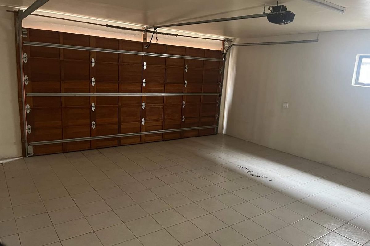 Luxury 5 Bedroom Modern Home for Sale in Bedfordview Estate – Pool, Balconies & Premium Finishes - Photo 3