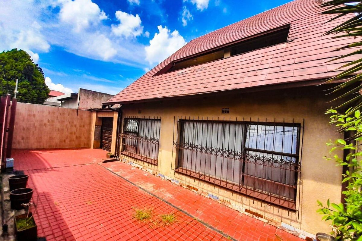 Idea investment on a popular main road - Photo 3