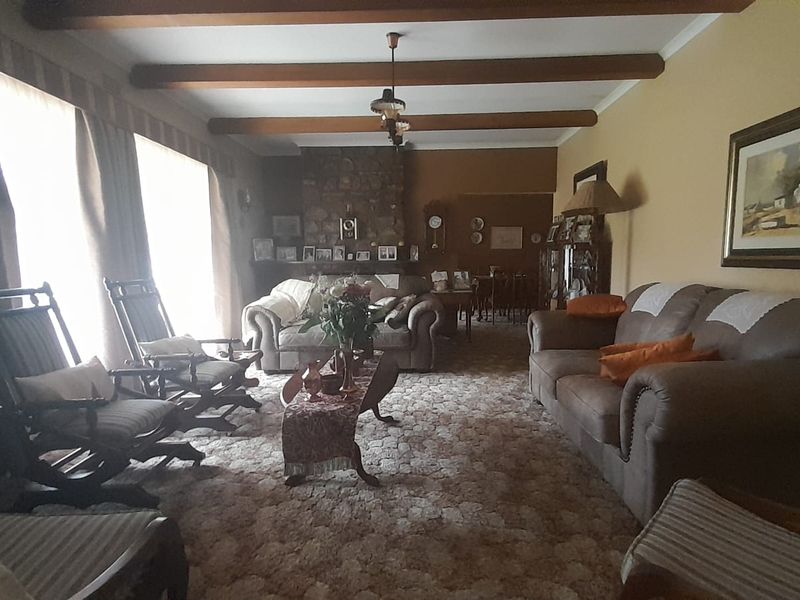 Spacious family home - Photo 3