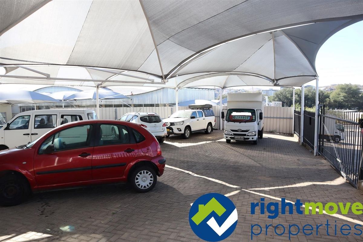 Business premises that’s Perfect for workshop or panel beater. Easily accessible. - Photo 3