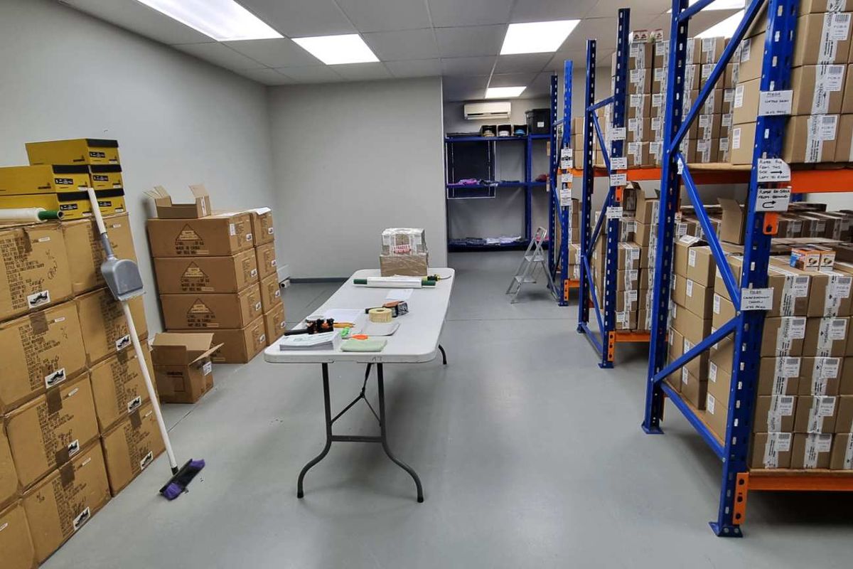 Double Volume Warehouse with Offices - Photo 4