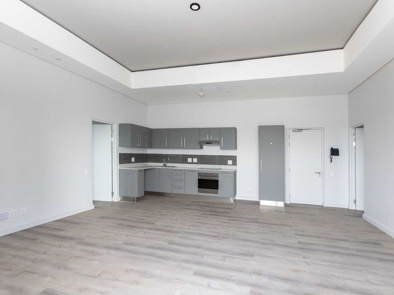 Modern Two-Bedroom Apartment with a Balcony overlooking the Ocean at Harbour Arch in Cape Town - Photo 5
