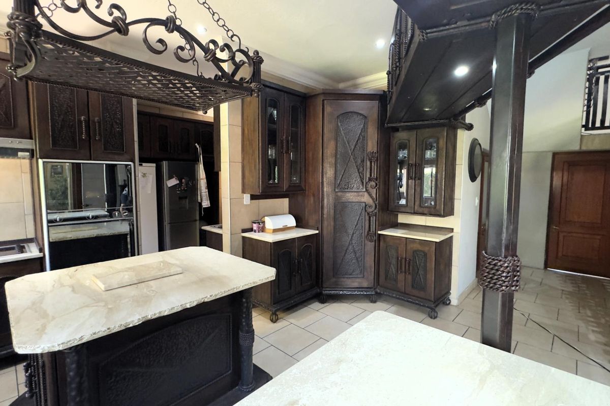 3 Bedroom Double-Story Masterpiece in Prestigious Estate - Photo 5