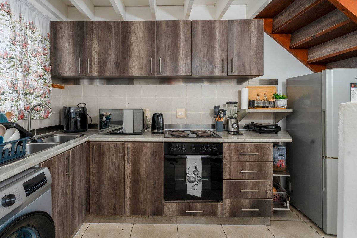 Secure Family Living in Sought-After Capricorn Beach Estate. - Photo 2